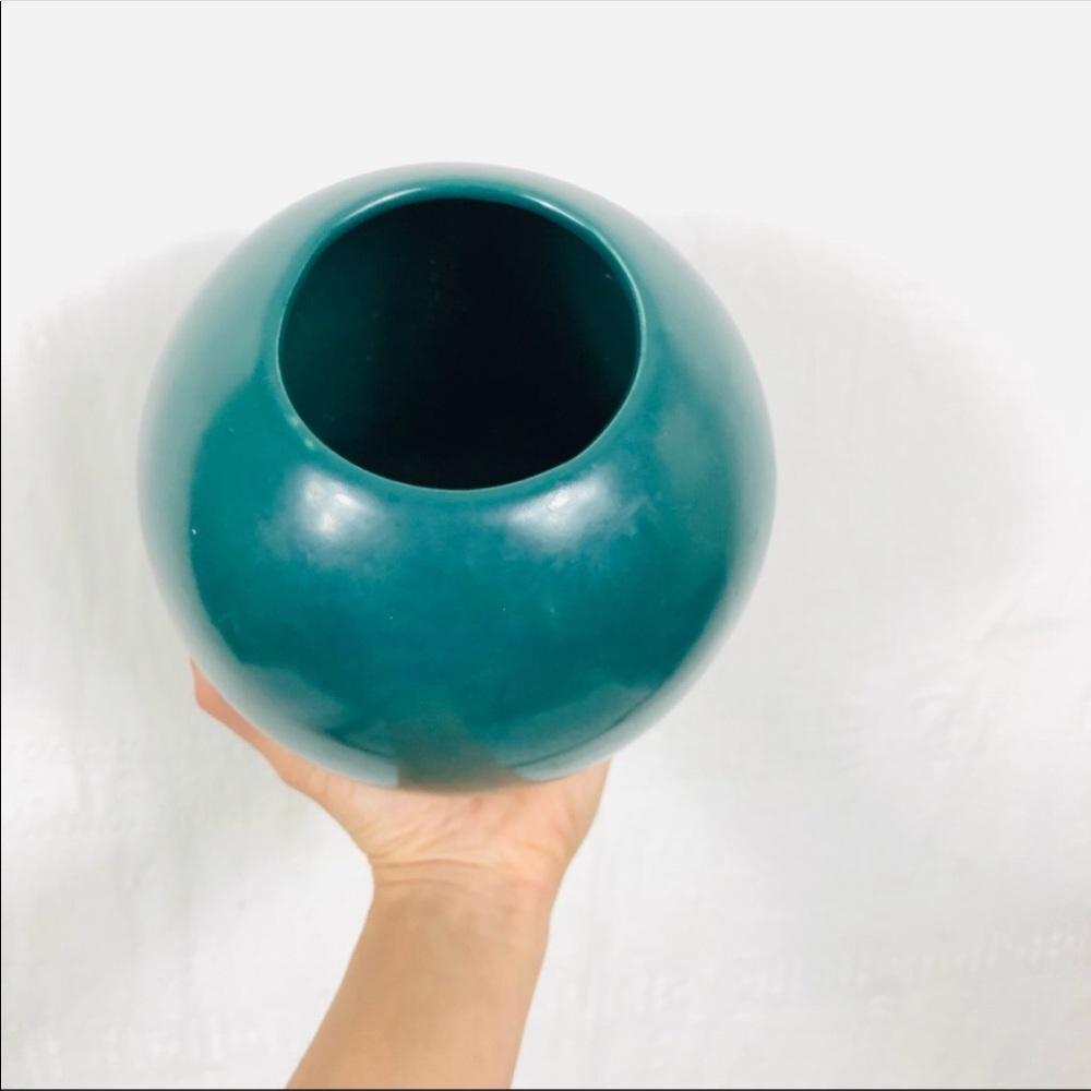 Retro Ball Design Vase - Picture 5 of 7